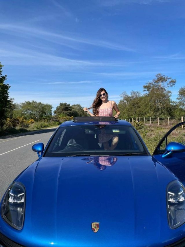From Former Hotel Worker To An 'OnlyFans' Millionaire (8 pics)