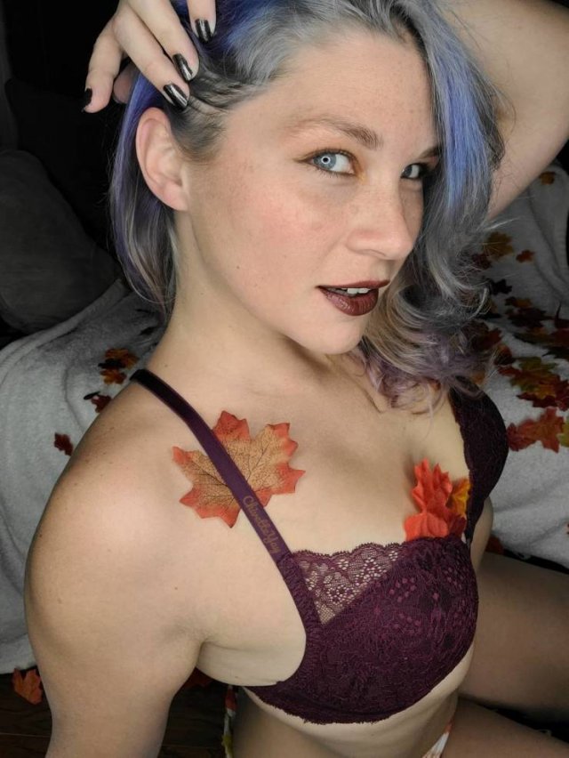 Girls With Dyed Hair (50 pics)