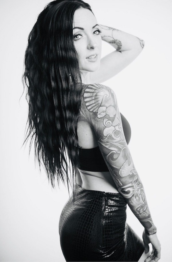Girls In Latex And Leather (42 pics)