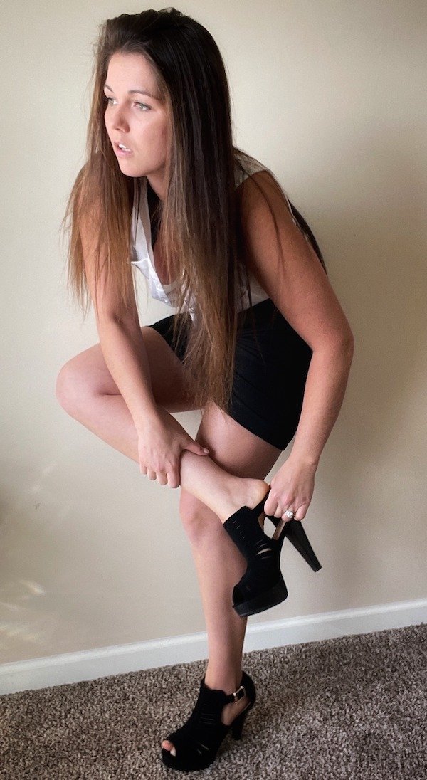 Girls With Beautiful Legs (44 pics)