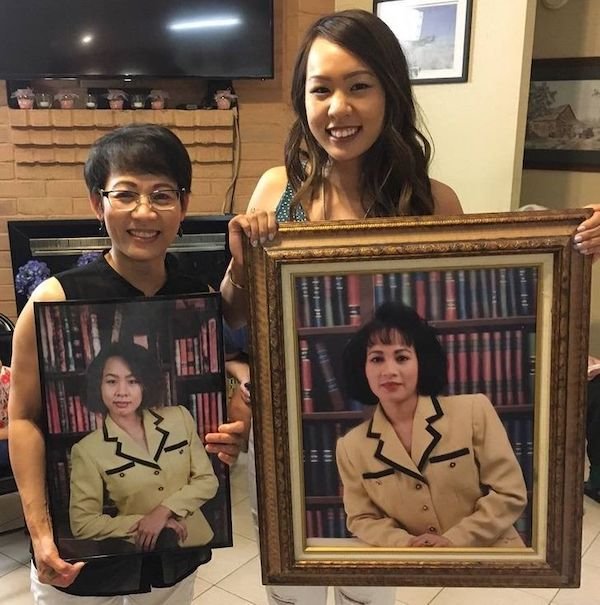 People Recreate Their Old Family Photos (22 pics)