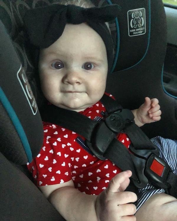 Babies With Adult Expressions (17 pics)