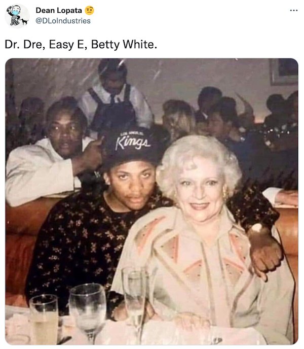 Betty White Tweets (24 pics)