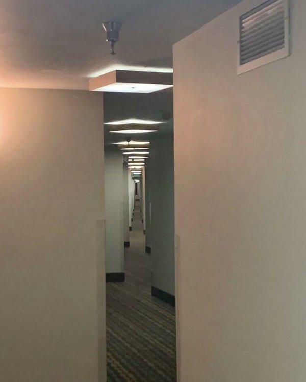 Creepy Corridors (30 pics)