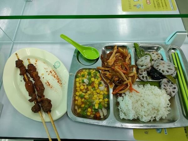 School Lunches Around The World (25 pics)