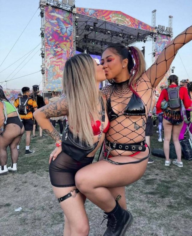 Festival Girls (47 pics)