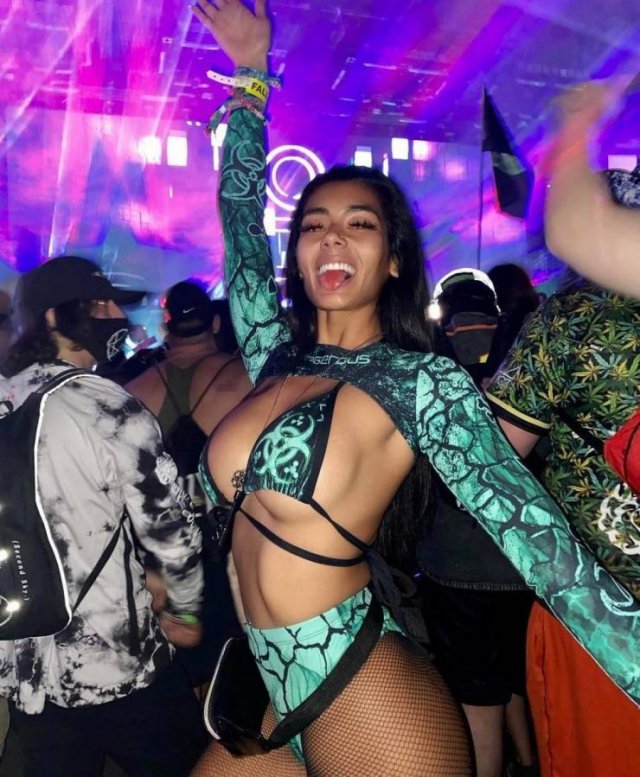 Festival Girls (47 pics)