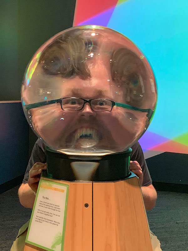 Fun In Museums (27 pics)