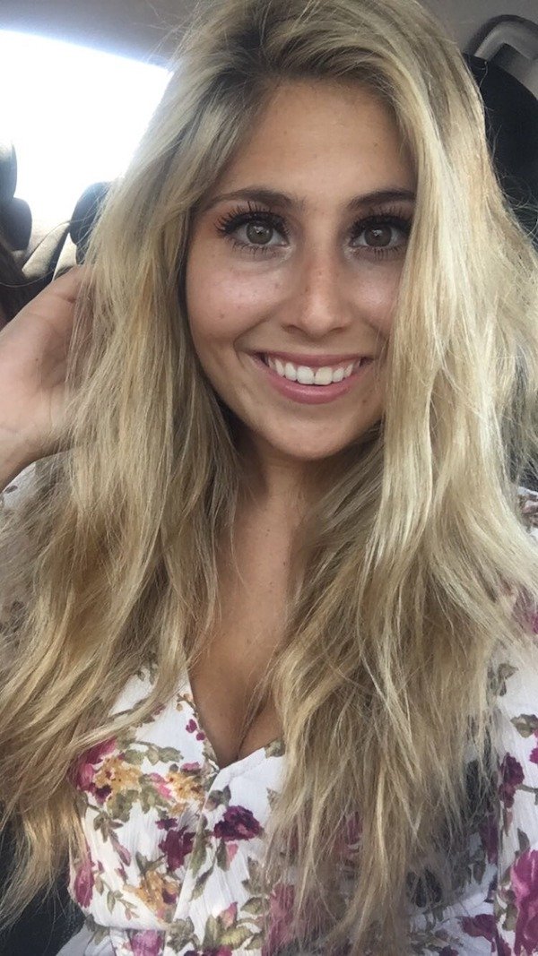 Hot Car Selfies (38 pics)