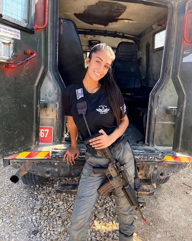 Israeli Defense Forces Girls (19 pics)