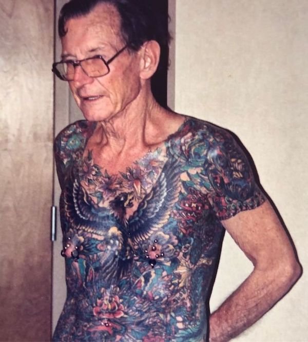 Old People With Great Tattoos (30 pics)