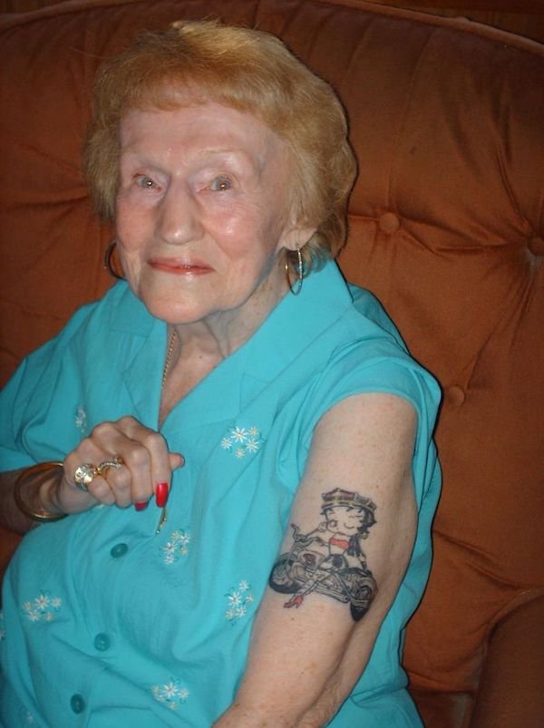 Old People With Great Tattoos (30 pics)