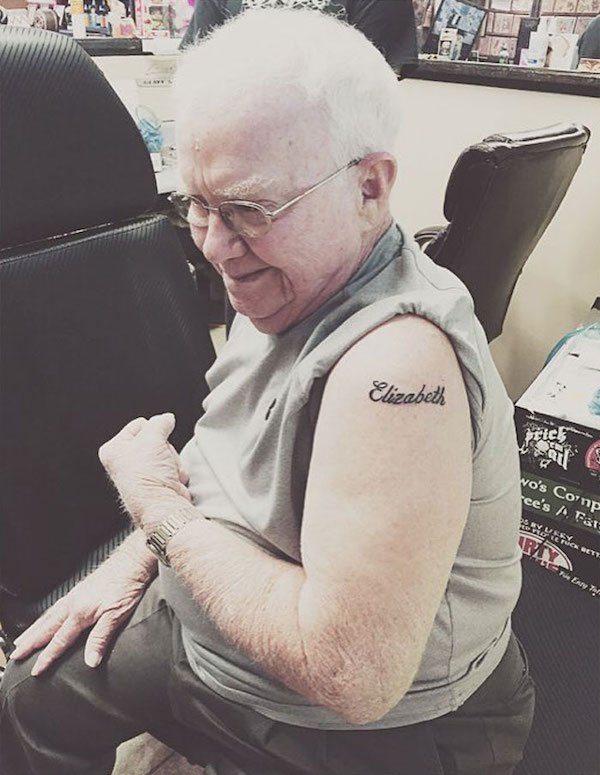 Old People With Great Tattoos (30 pics)