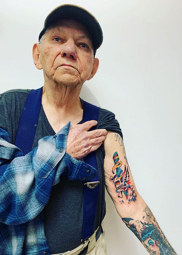 Old People With Great Tattoos (30 pics)