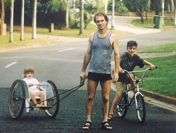 Old Photos Of Cool Dads (34 pics)