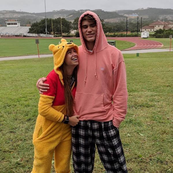 Everyone Deserves To Have Someone Who Looks At You Like This (26 pics)