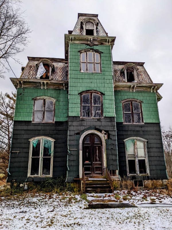Beautiful Abandoned Places (20 pics)