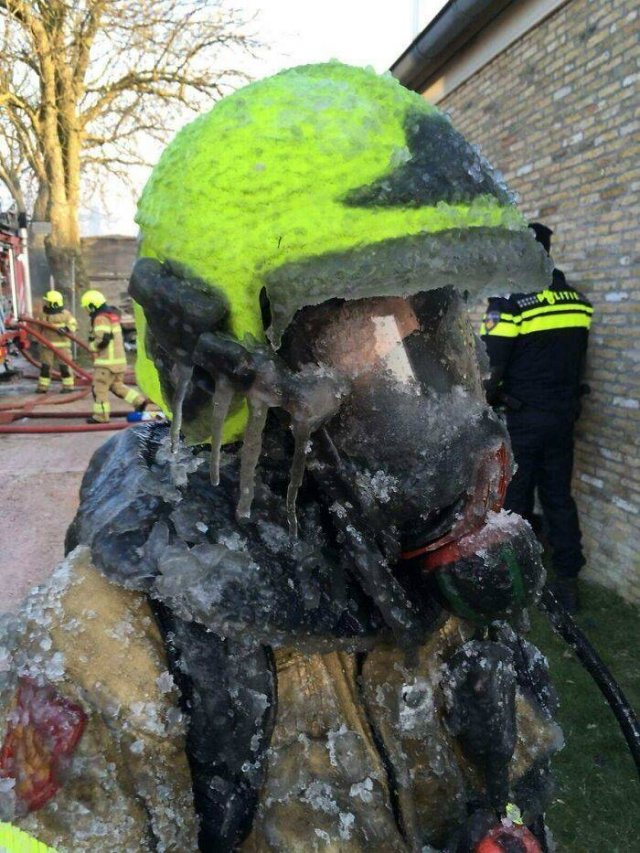 Very Cold Photos (38 pics)