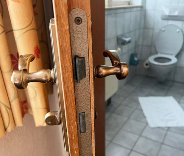 Funny Finds In Hotels (19 pics) Funny Finds In Hotels (19 pics)