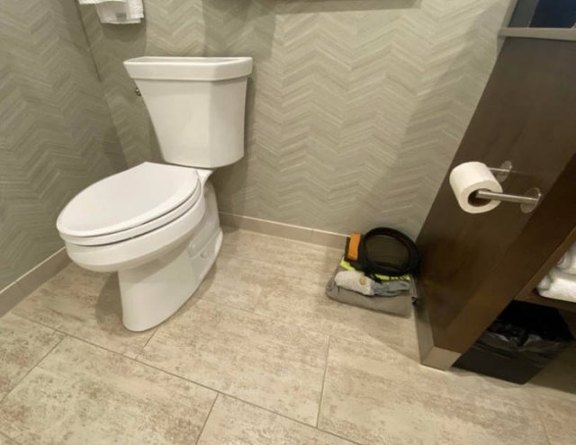 Funny Finds In Hotels (19 pics) Funny Finds In Hotels (19 pics)