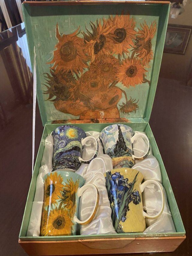 Secondhand Treasures (44 pics)