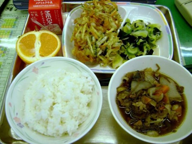 School Lunches In Different Countries (30 pics) School Lunches In Different Countries (30 pics)