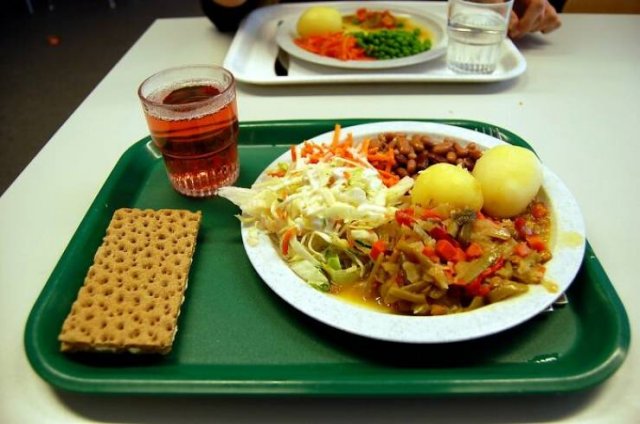 School Lunches In Different Countries (30 pics) School Lunches In Different Countries (30 pics)