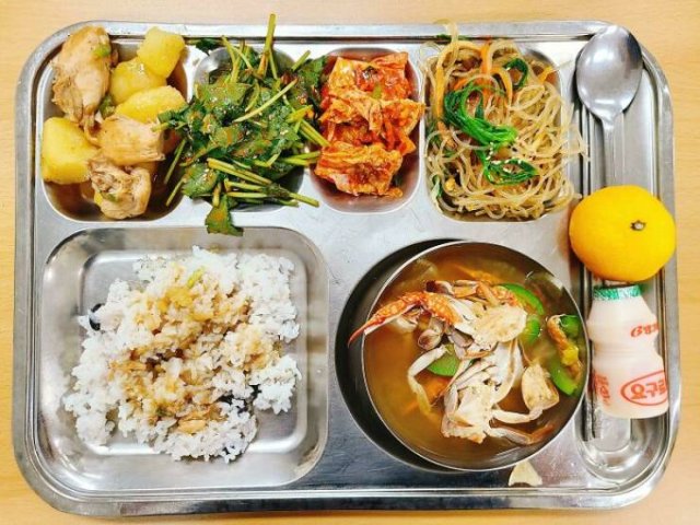 School Lunches In Different Countries (30 pics) School Lunches In Different Countries (30 pics)