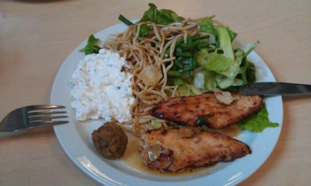 School Lunches In Different Countries (30 pics) School Lunches In Different Countries (30 pics)