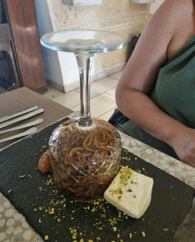 Weird Food Serving (28 pics)