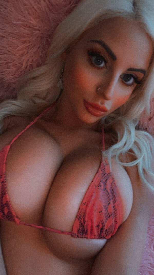 Hot Girls (34 pics)