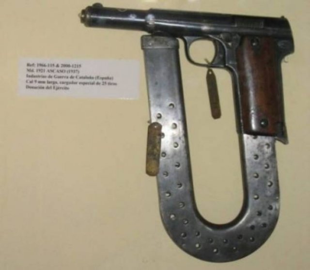 Odd Weapons (62 pics)