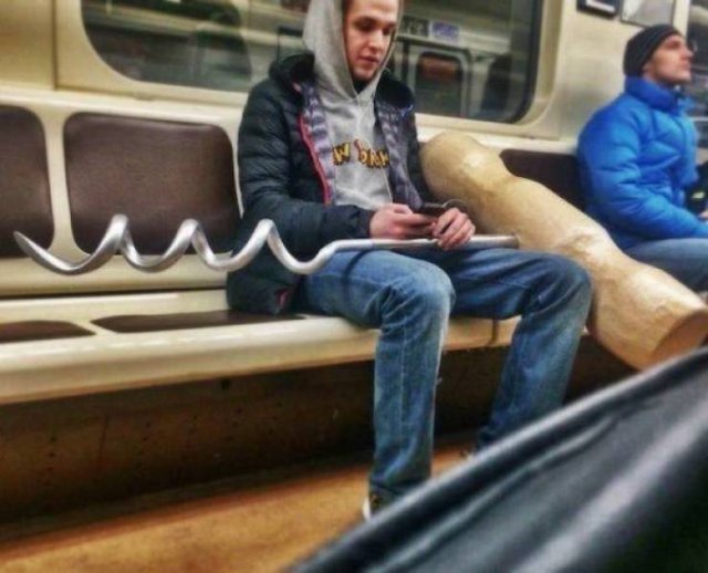 Oddities In The Subway (31 pics)