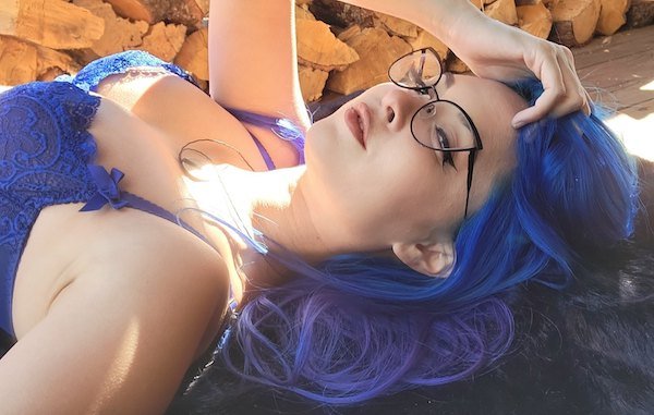 Girls With Dyes Hairs (40 pics)