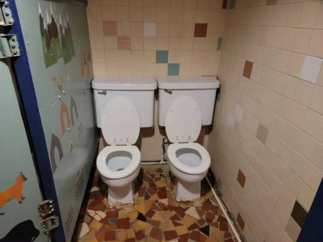 Interesting Bathrooms (23 pics)