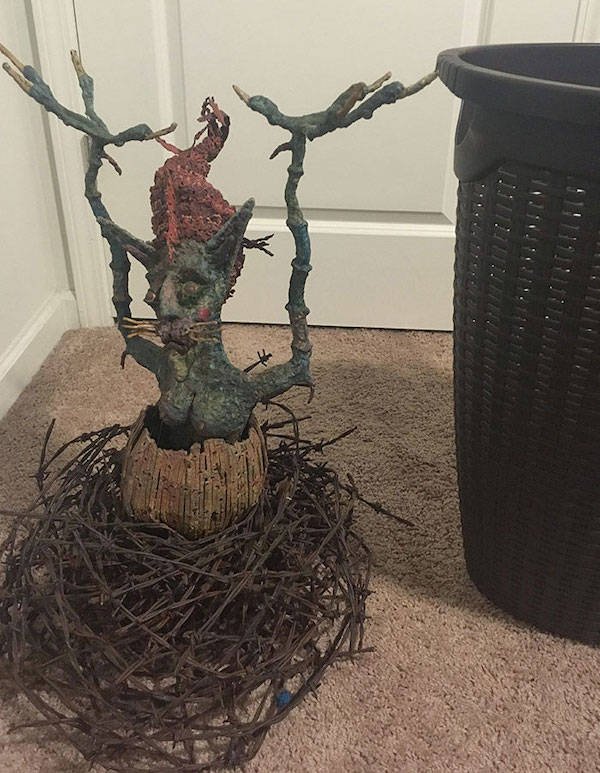 Creepy Finds In Houses (24 pics) Creepy Finds In Houses (24 pics)