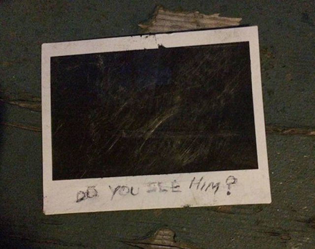 Creepy Finds In Houses (24 pics) Creepy Finds In Houses (24 pics)