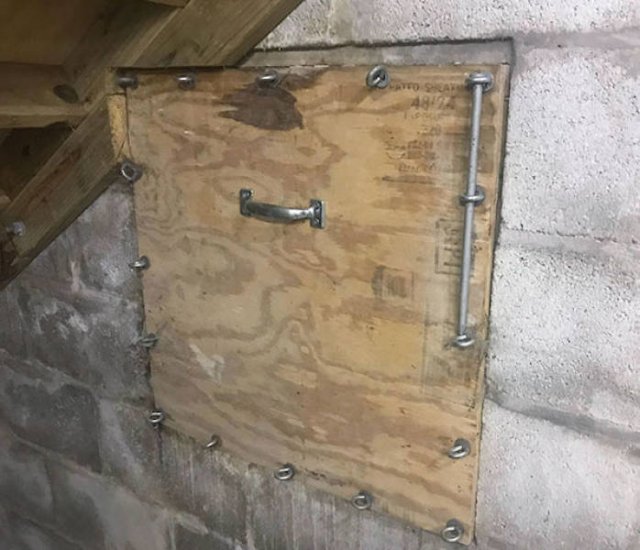 Creepy Finds In Houses (24 pics) Creepy Finds In Houses (24 pics)