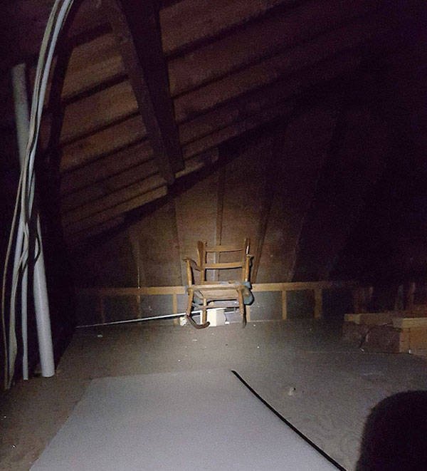 Creepy Finds In Houses (24 pics) Creepy Finds In Houses (24 pics)