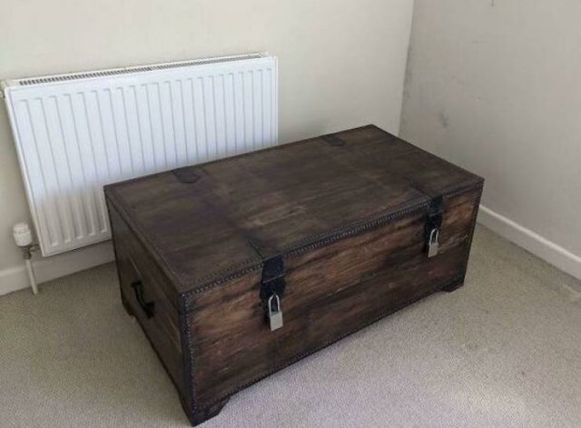 Creepy Finds In Houses (24 pics) Creepy Finds In Houses (24 pics)