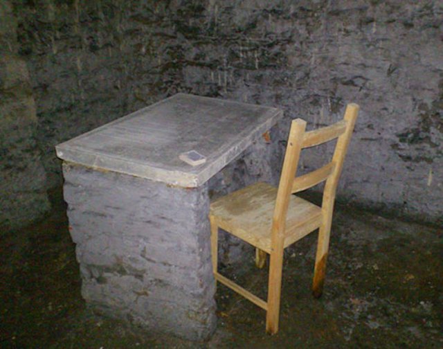 Creepy Finds In Houses (24 pics) Creepy Finds In Houses (24 pics)