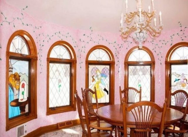 Strange Estate Listings (31 pics)
