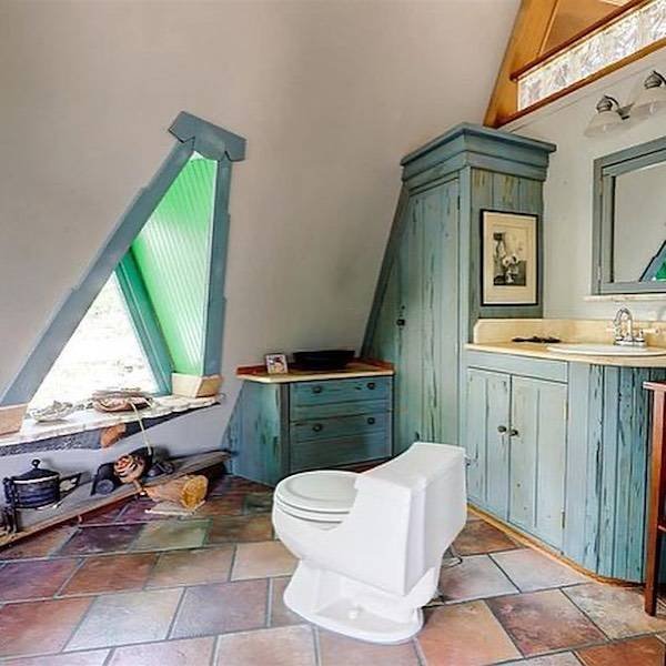 Strange Estate Listings (31 pics)
