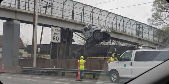 Cars Fails (28 pics)