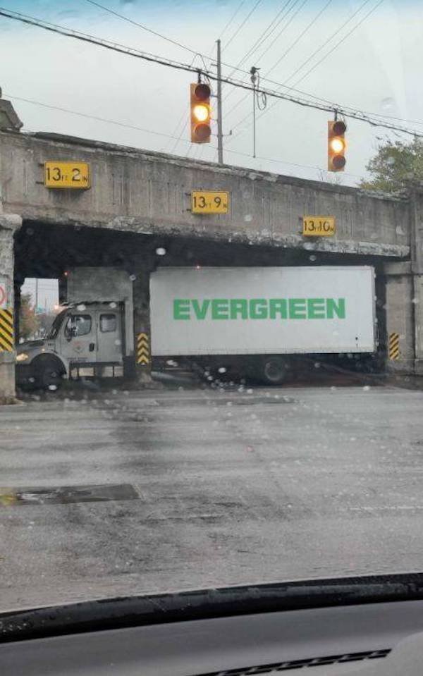 Cars Fails (28 pics)