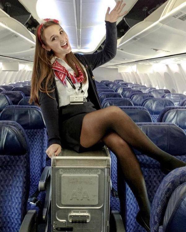 Hot Flight Attendants (30 pics)