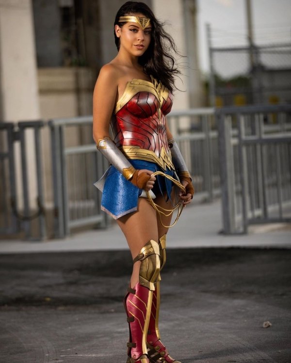 Cosplay Girls (30 pics)