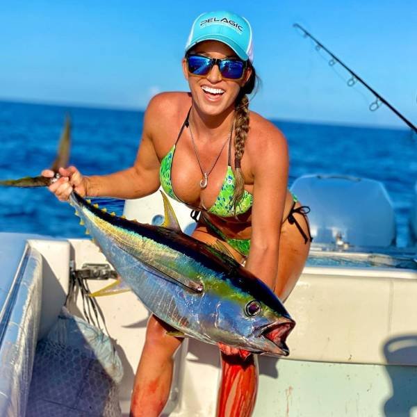 Fishing Girls (49 pics)