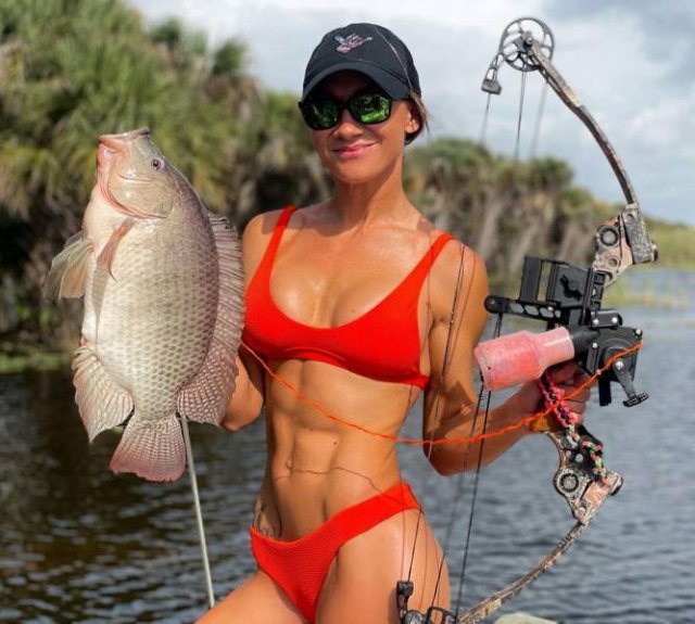 Fishing Girls (49 pics)