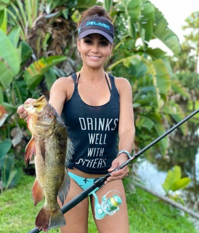 Fishing Girls (49 pics)